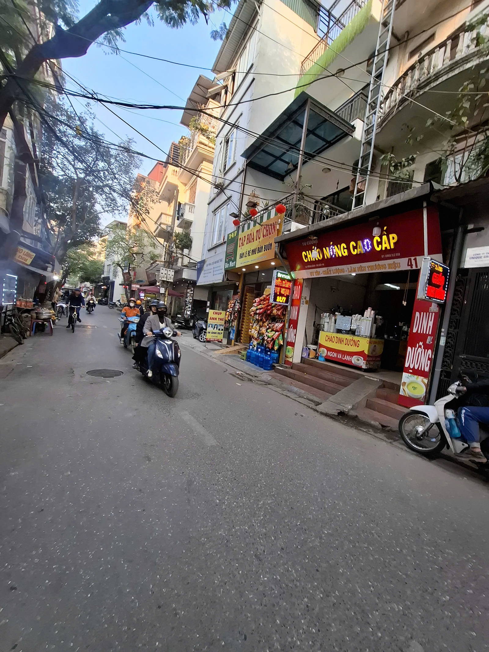 Bán Nhà Mặt Phố Hoa Bằng. Cầu Giấy. 6 Tầng Thang Máy. Ô Tô. DT 62m2. MT 3,6m. Giá 19,4 Tỷ. - Ảnh chính
